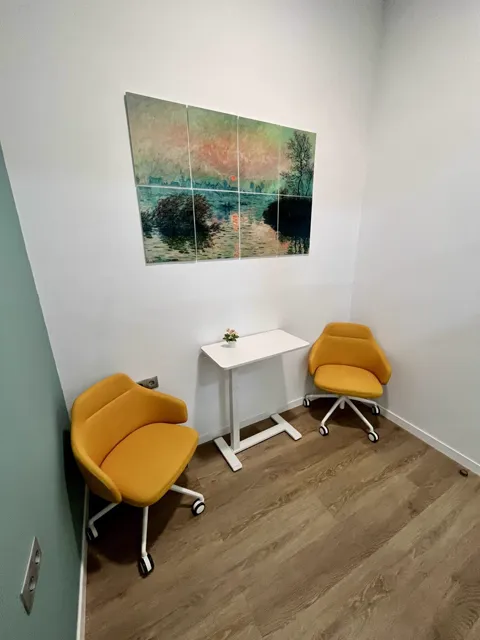Phone and video call booth