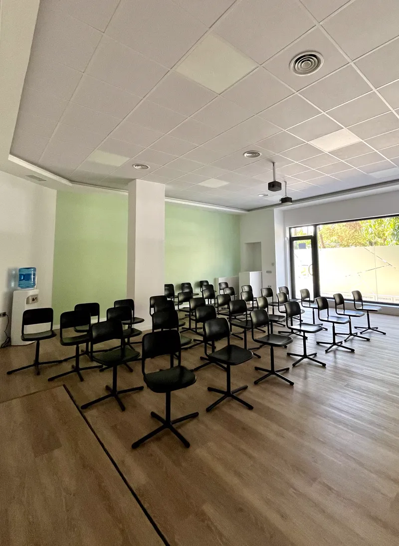 The room looking towards the Avenida de Andalucía glass frontage